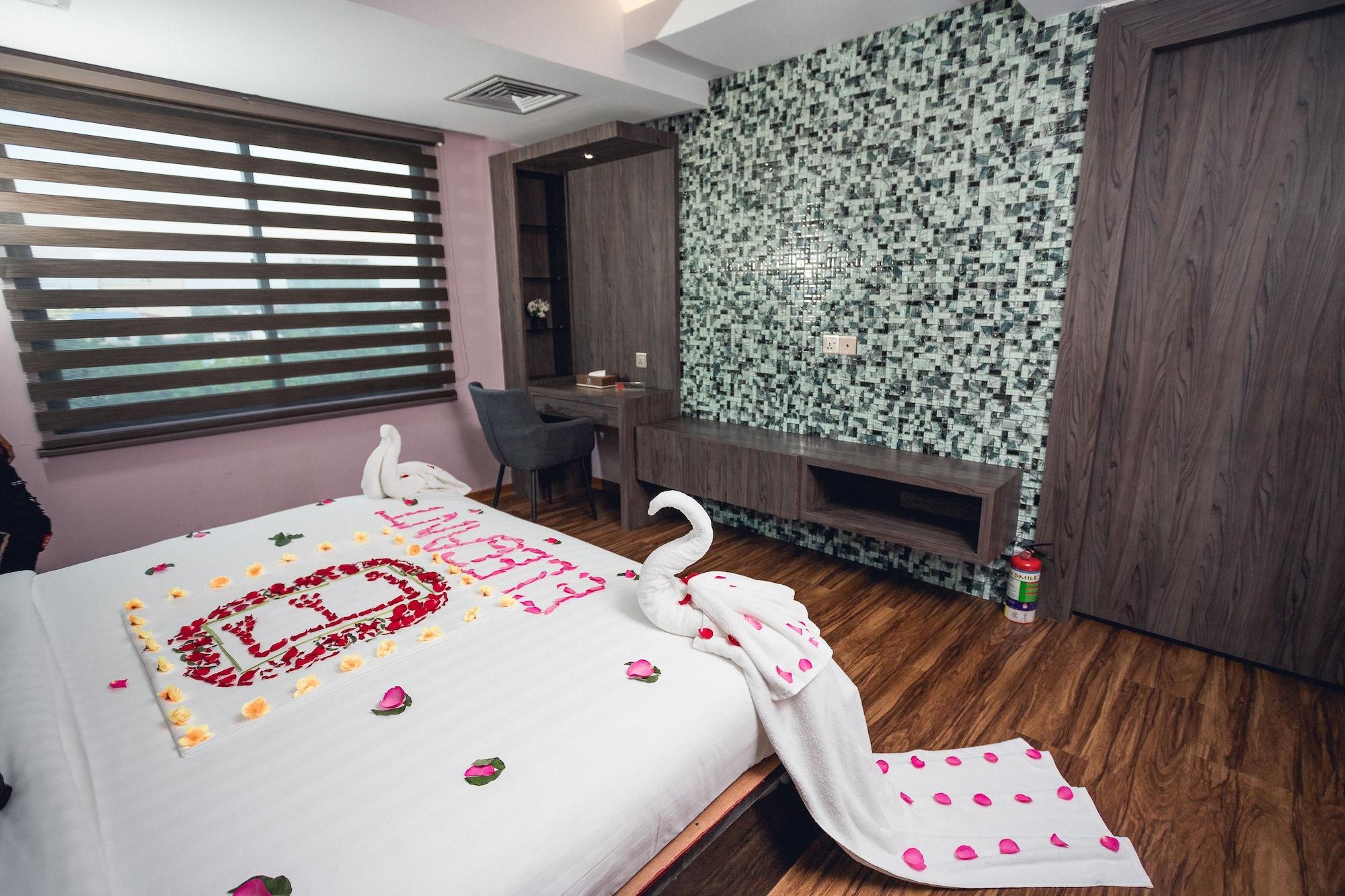 Elegant Hotel Pyi Thar Yar Yangon Exterior foto